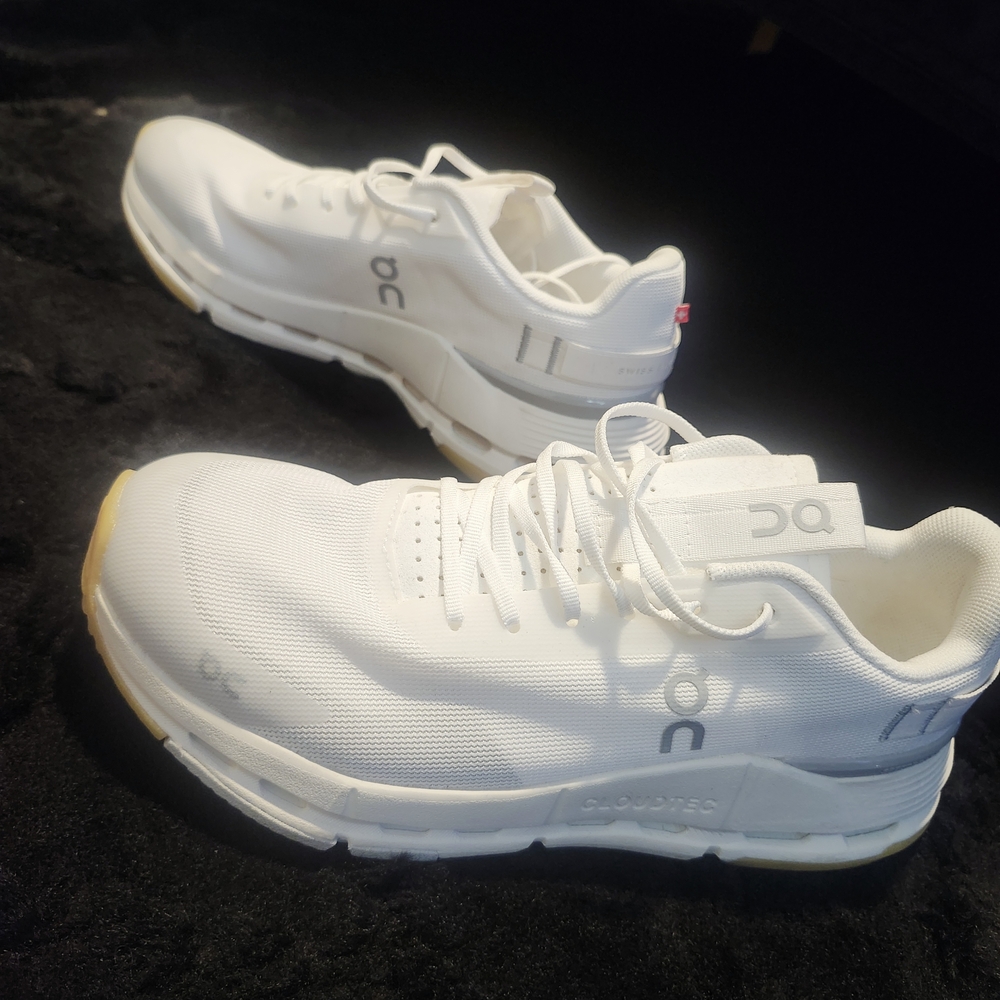 ONCLOUD Running White Athletic Sneakers - Picture 4 of 4